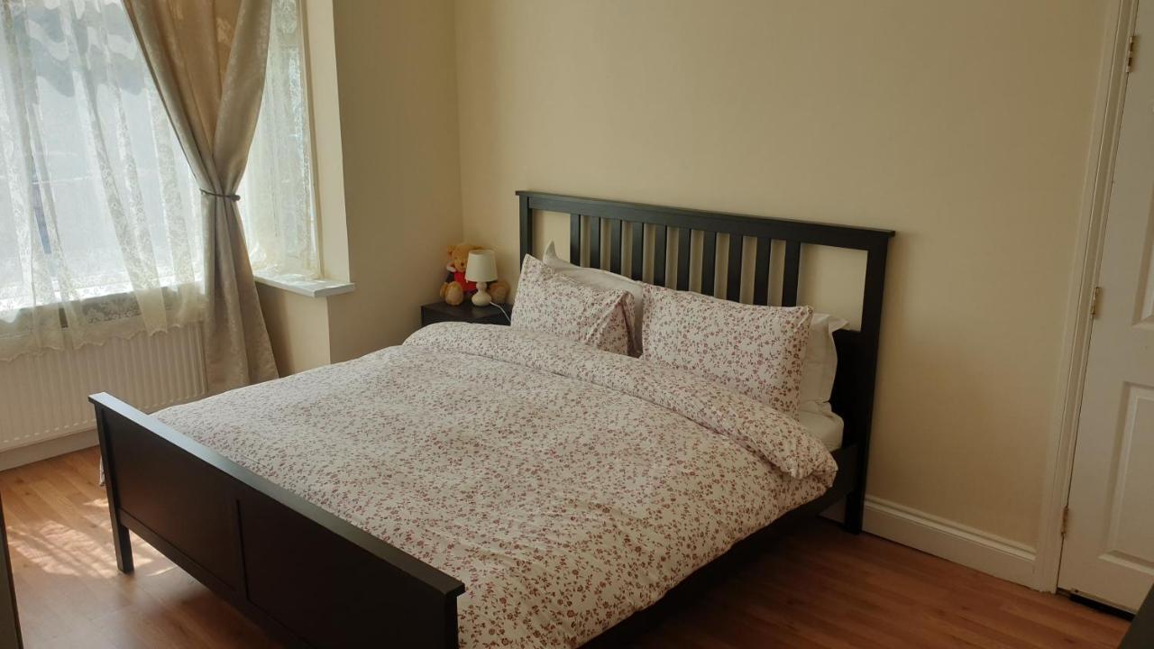 런던 Guess Bungalow Wembley 아파트 외부 사진