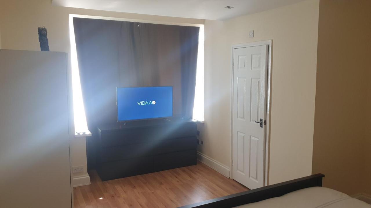런던 Guess Bungalow Wembley 아파트 외부 사진