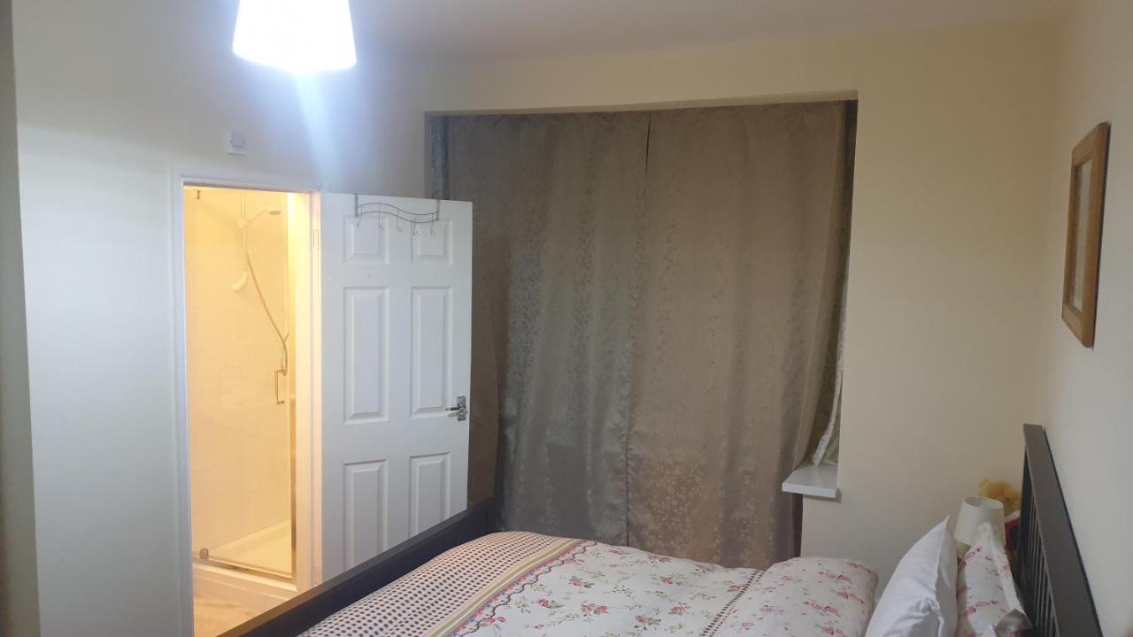 런던 Guess Bungalow Wembley 아파트 외부 사진