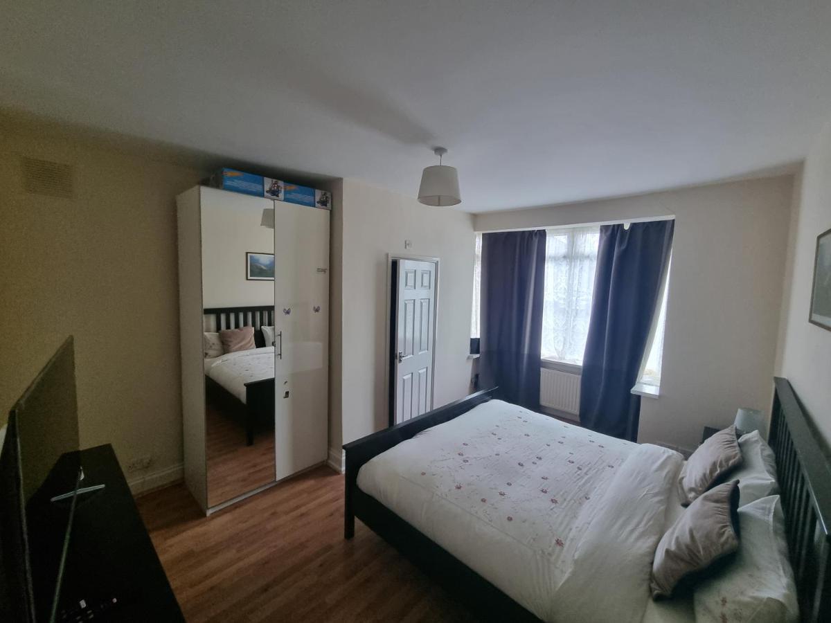 런던 Guess Bungalow Wembley 아파트 외부 사진