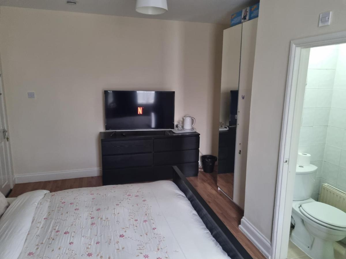 런던 Guess Bungalow Wembley 아파트 외부 사진